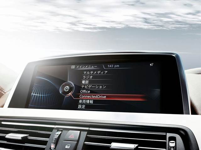 車載通信モジュールによる総合テレマティクスサービス「BMW コネクテッド・ドライブ」。操作は車内のiDriveコントローラーで行う